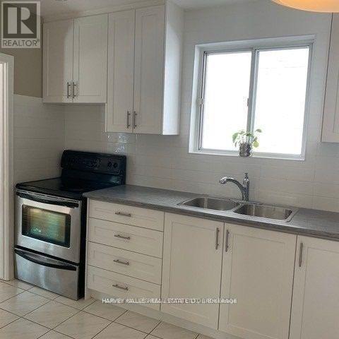 MAIN - 72 MCGILLIVRAY AVENUE