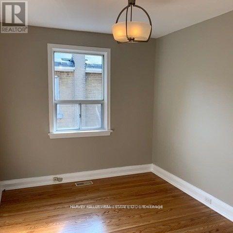 MAIN - 72 MCGILLIVRAY AVENUE