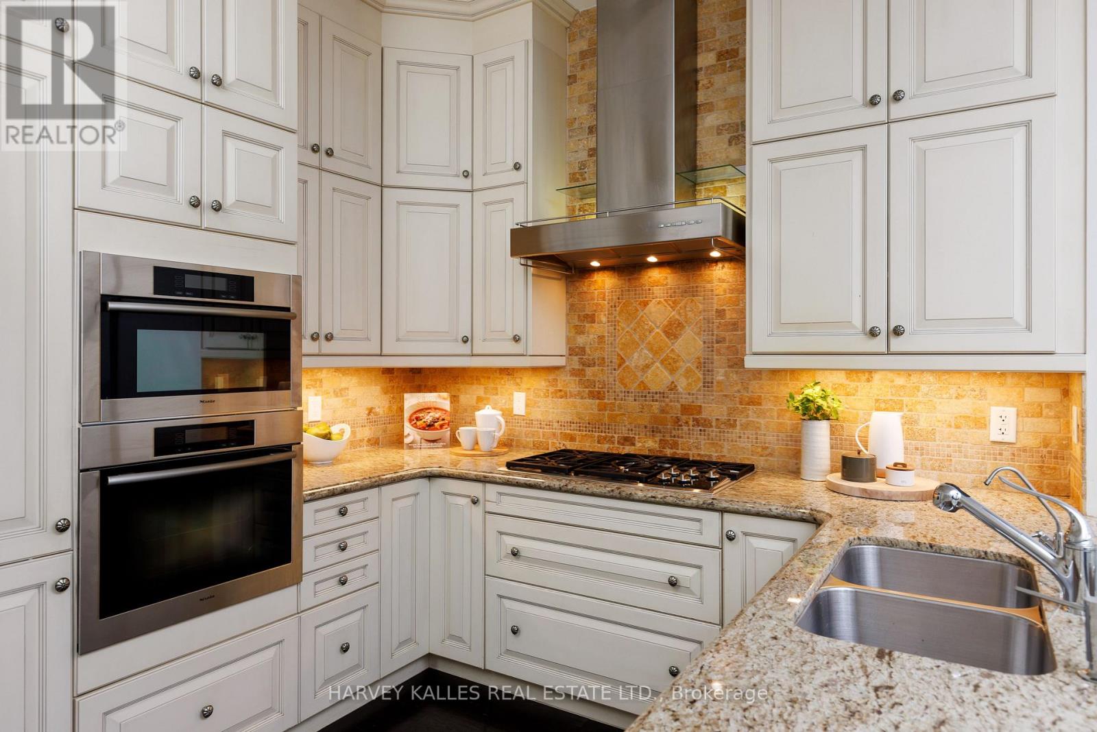 304 - 51 YORK MILLS ROAD