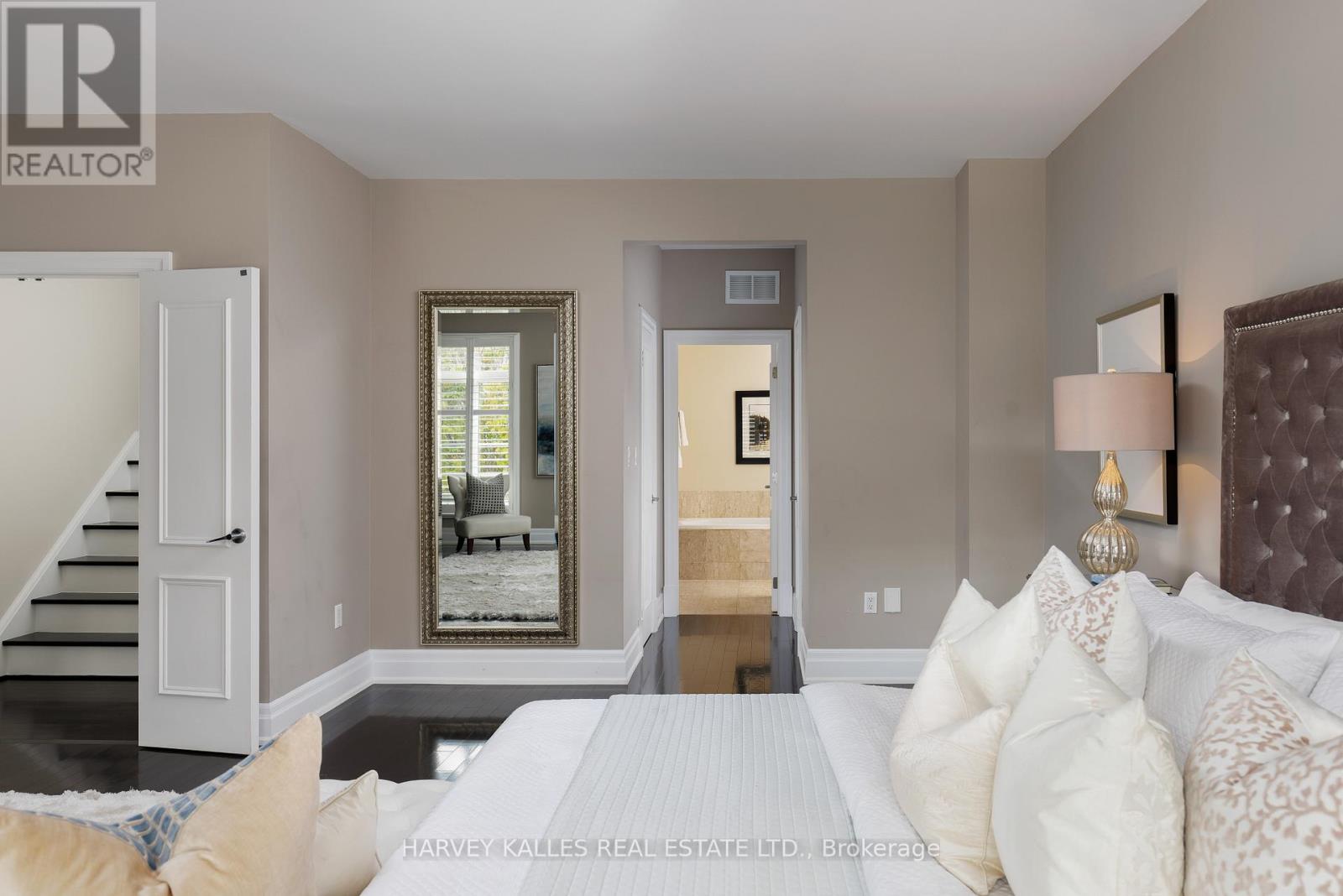 304 - 51 YORK MILLS ROAD