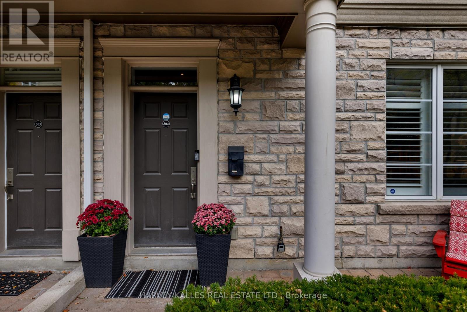 304 - 51 YORK MILLS ROAD