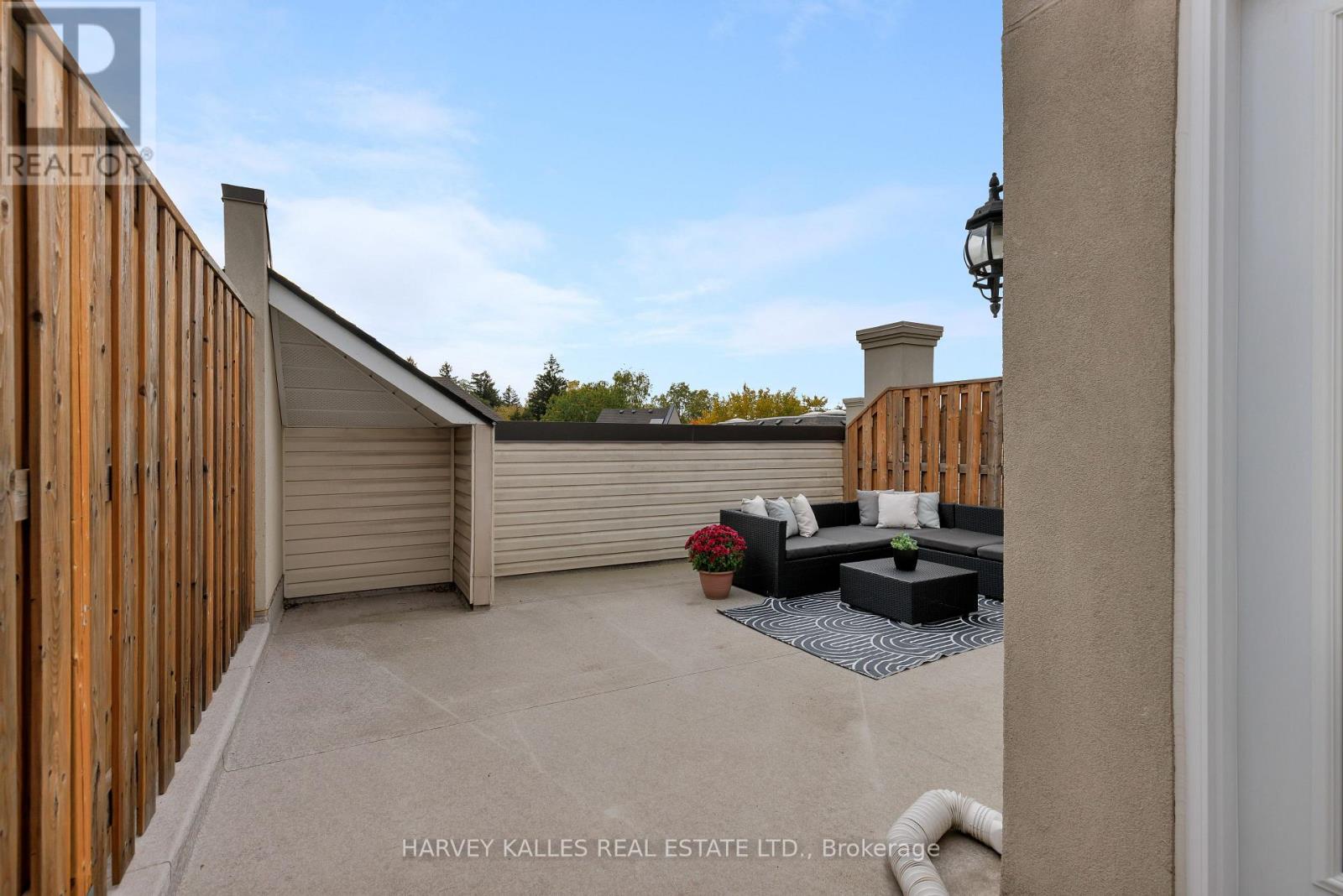 304 - 51 YORK MILLS ROAD