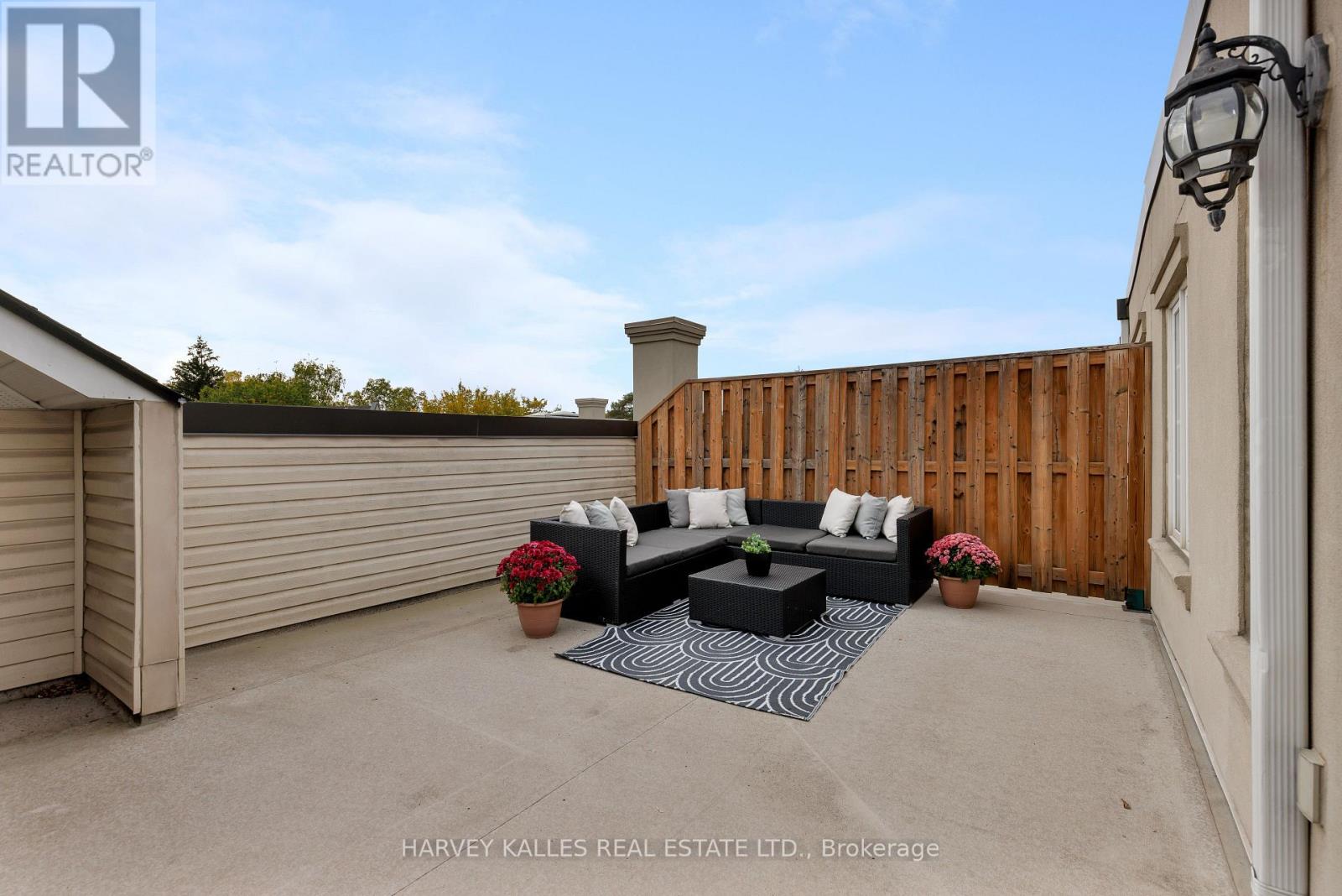 304 - 51 YORK MILLS ROAD