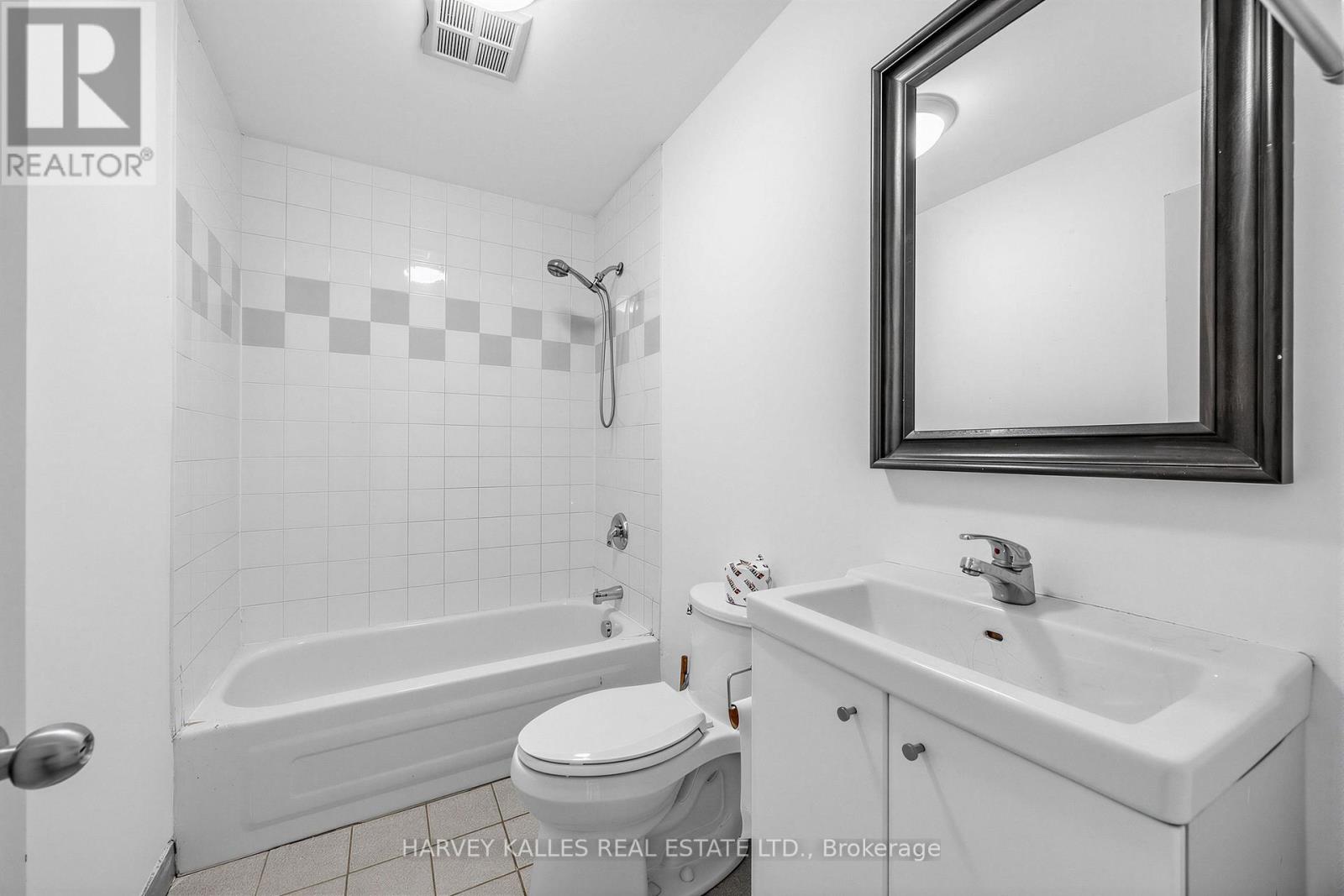 106 QUEEN STREET E