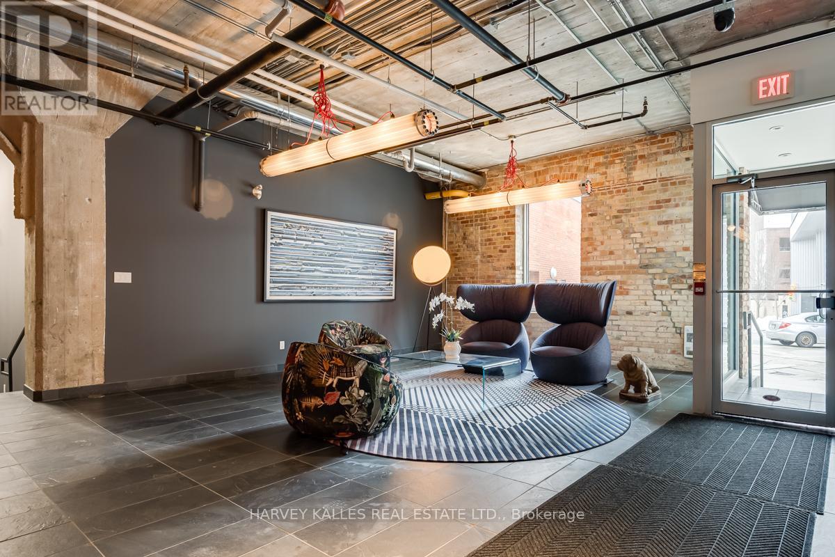 201 - 113 DUPONT STREET