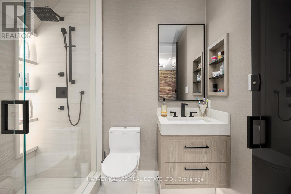 201 - 113 DUPONT STREET