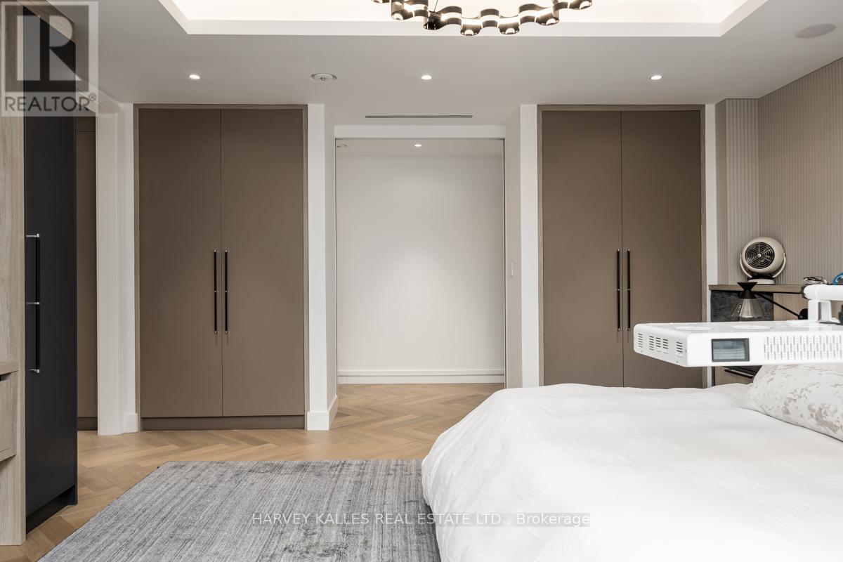 201 - 113 DUPONT STREET