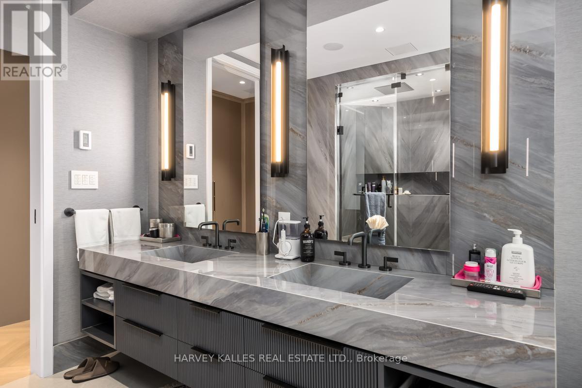 201 - 113 DUPONT STREET