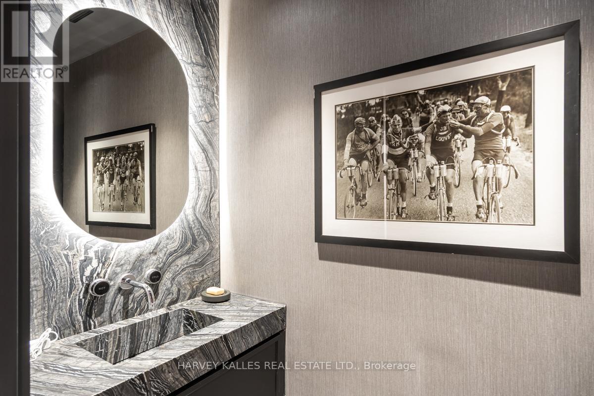 201 - 113 DUPONT STREET