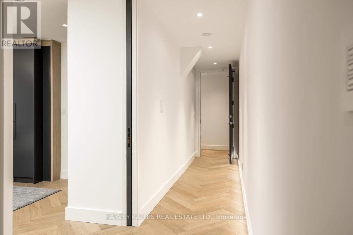 201 - 113 DUPONT STREET