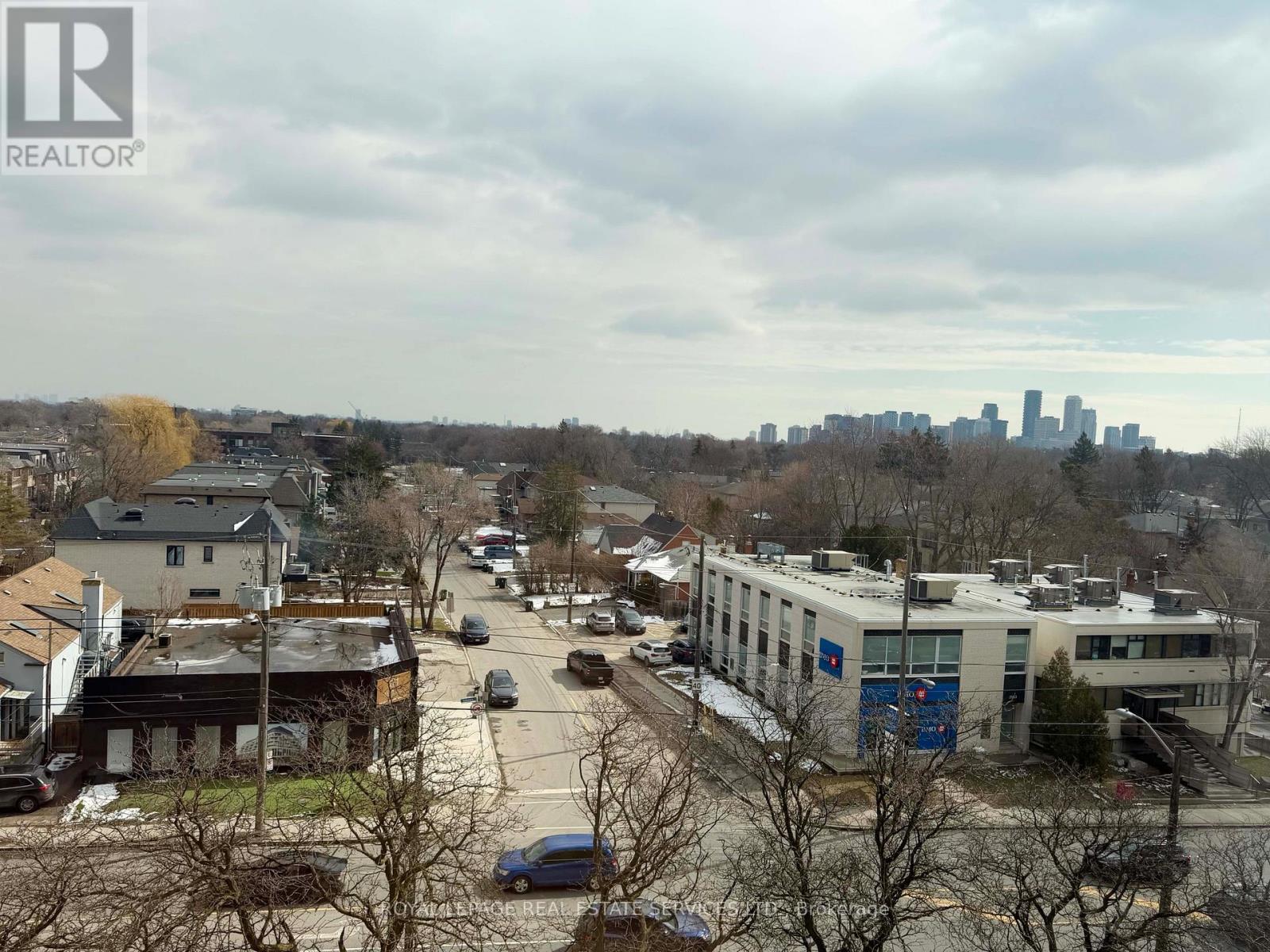 706 - 3000 BATHURST STREET