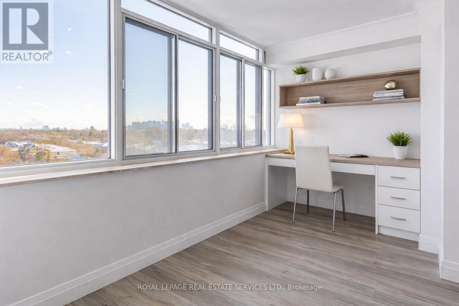 706 - 3000 BATHURST STREET