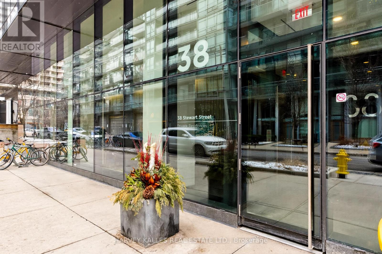 604 - 38 STEWART STREET