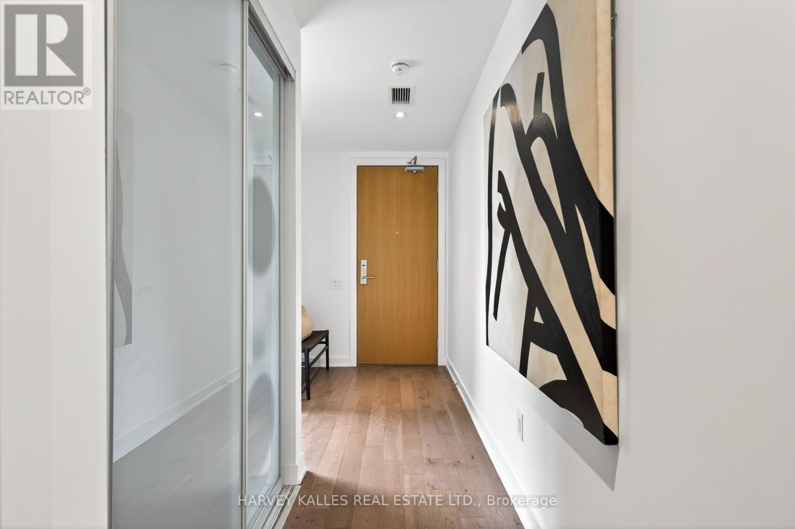 604 - 38 STEWART STREET