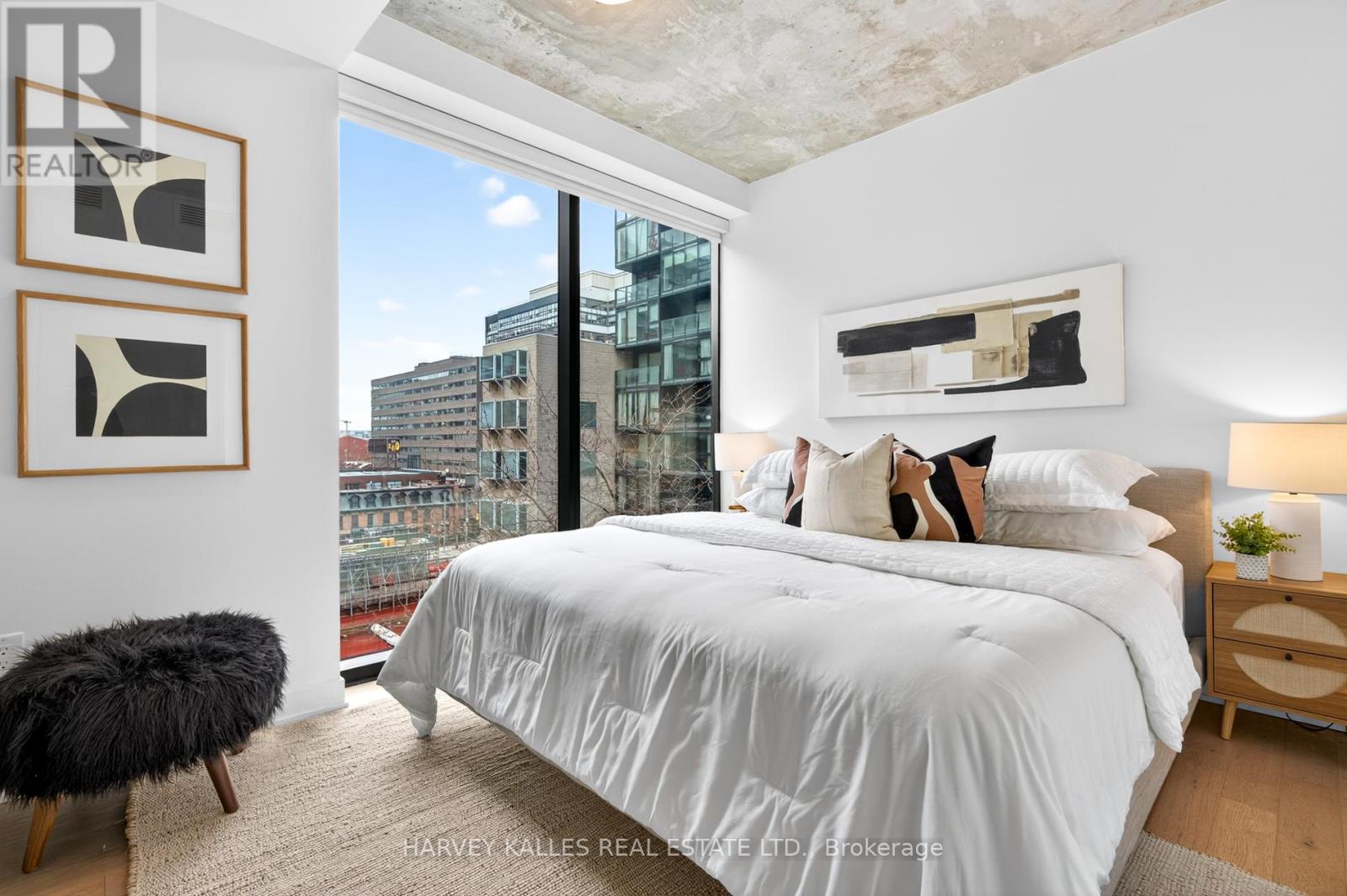 604 - 38 STEWART STREET