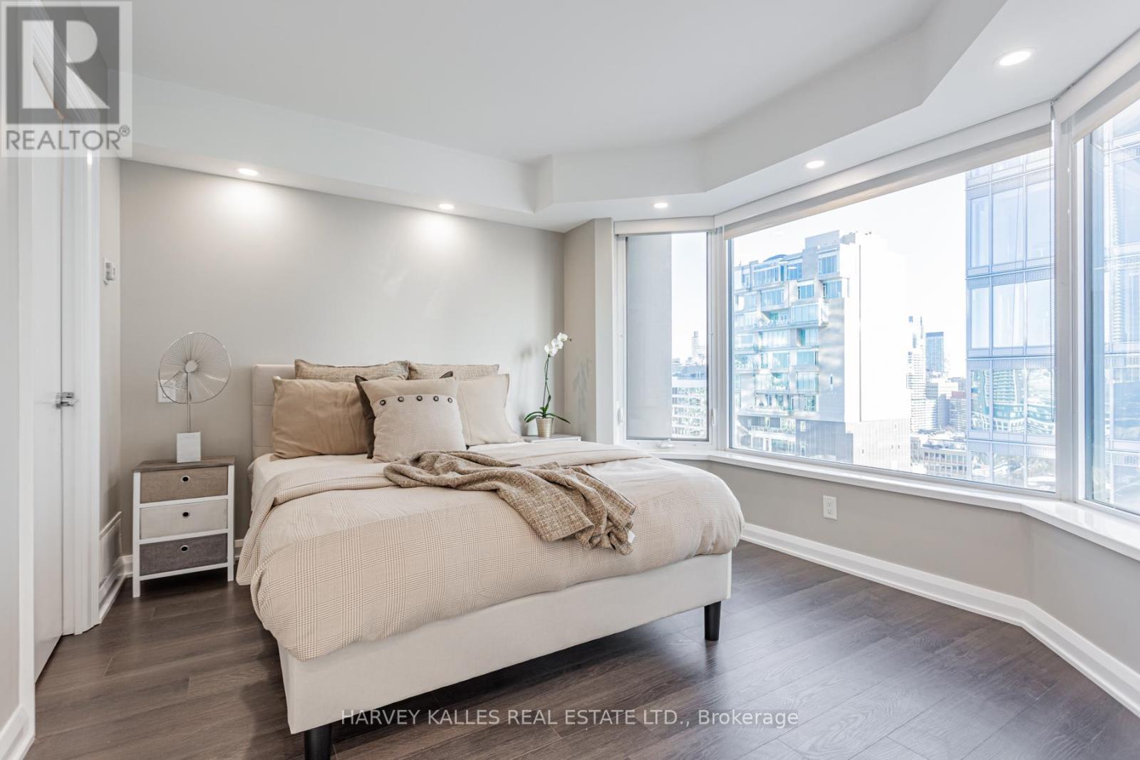 2308 - 155 YORKVILLE AVENUE