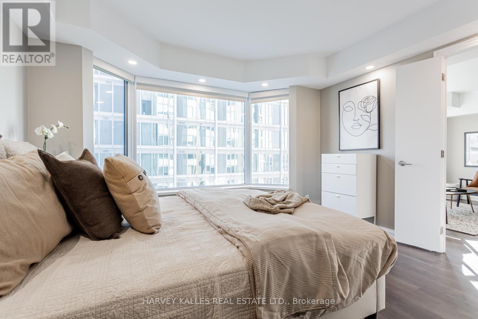 2308 - 155 YORKVILLE AVENUE