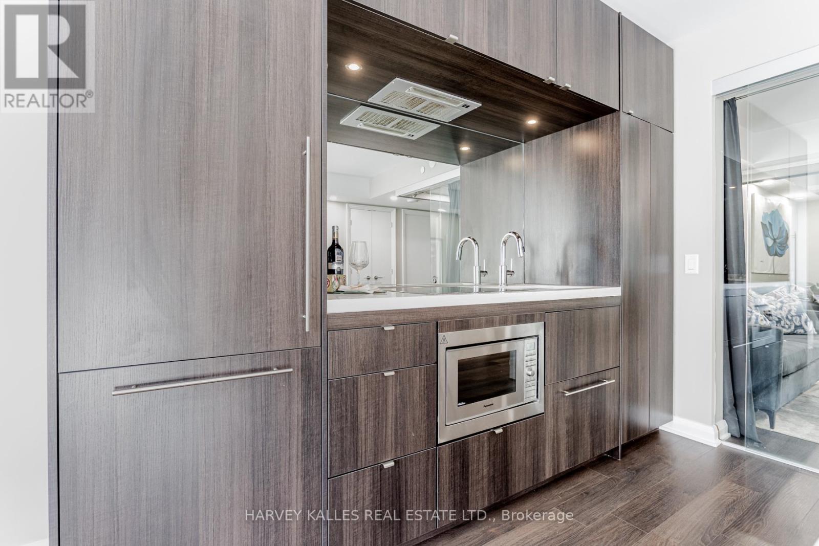 2308 - 155 YORKVILLE AVENUE