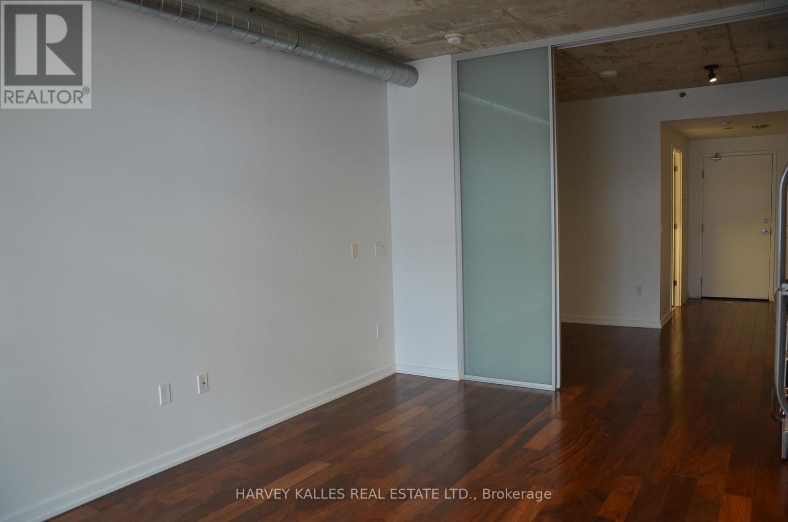 526 - 47 LOWER RIVER STREET