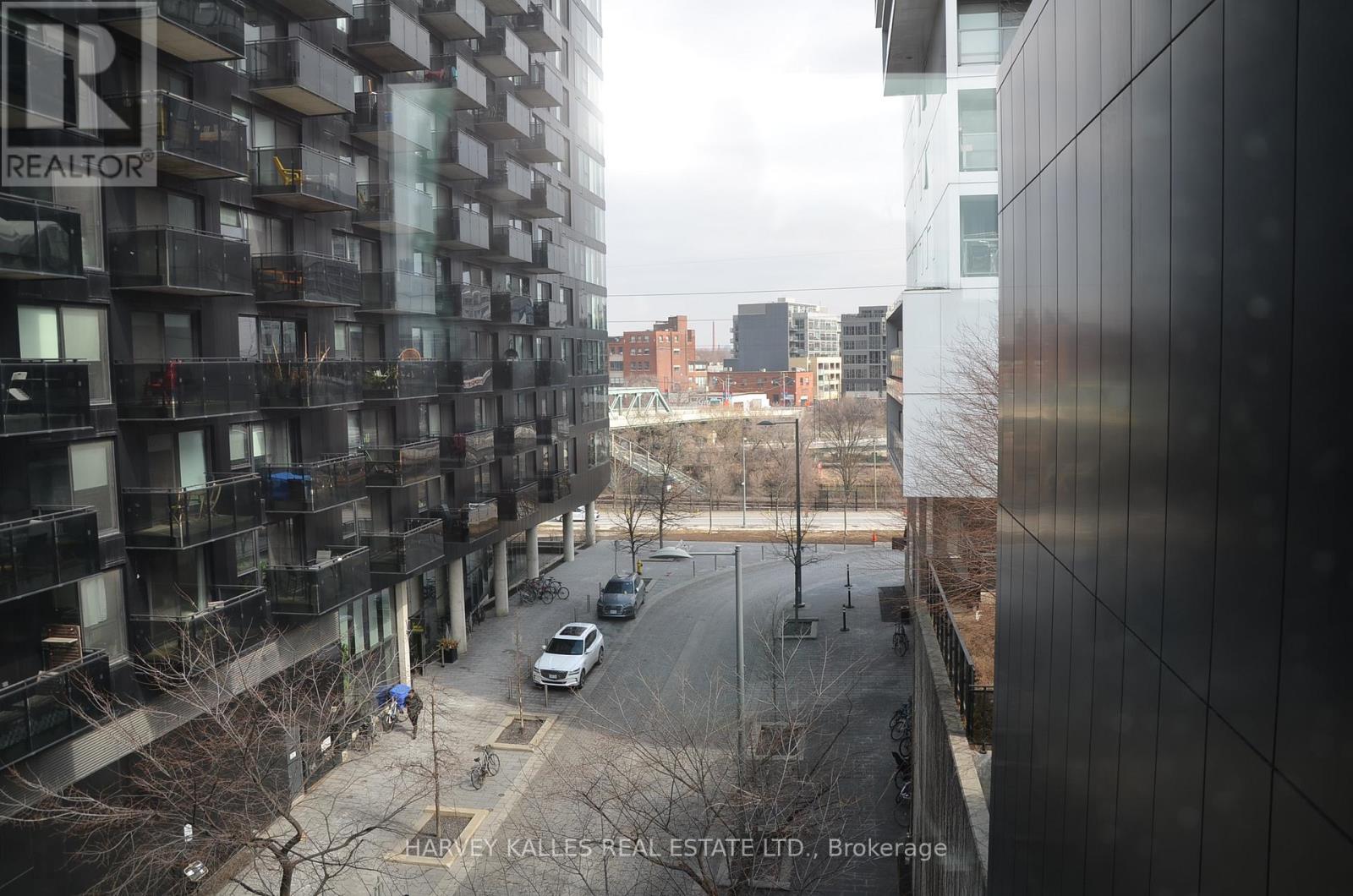 526 - 47 LOWER RIVER STREET