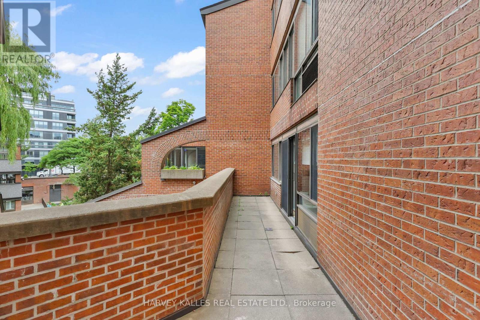 324-325 - 40 SYLVAN VALLEY WAY