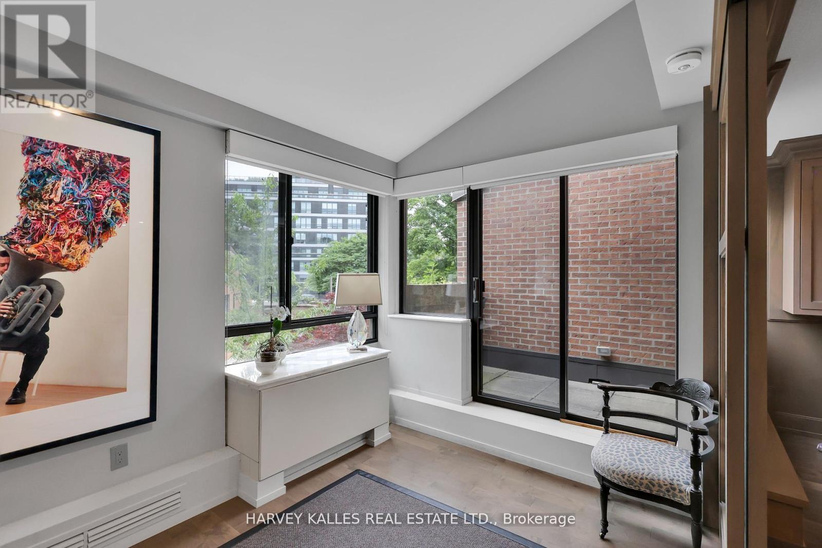 324-325 - 40 SYLVAN VALLEY WAY