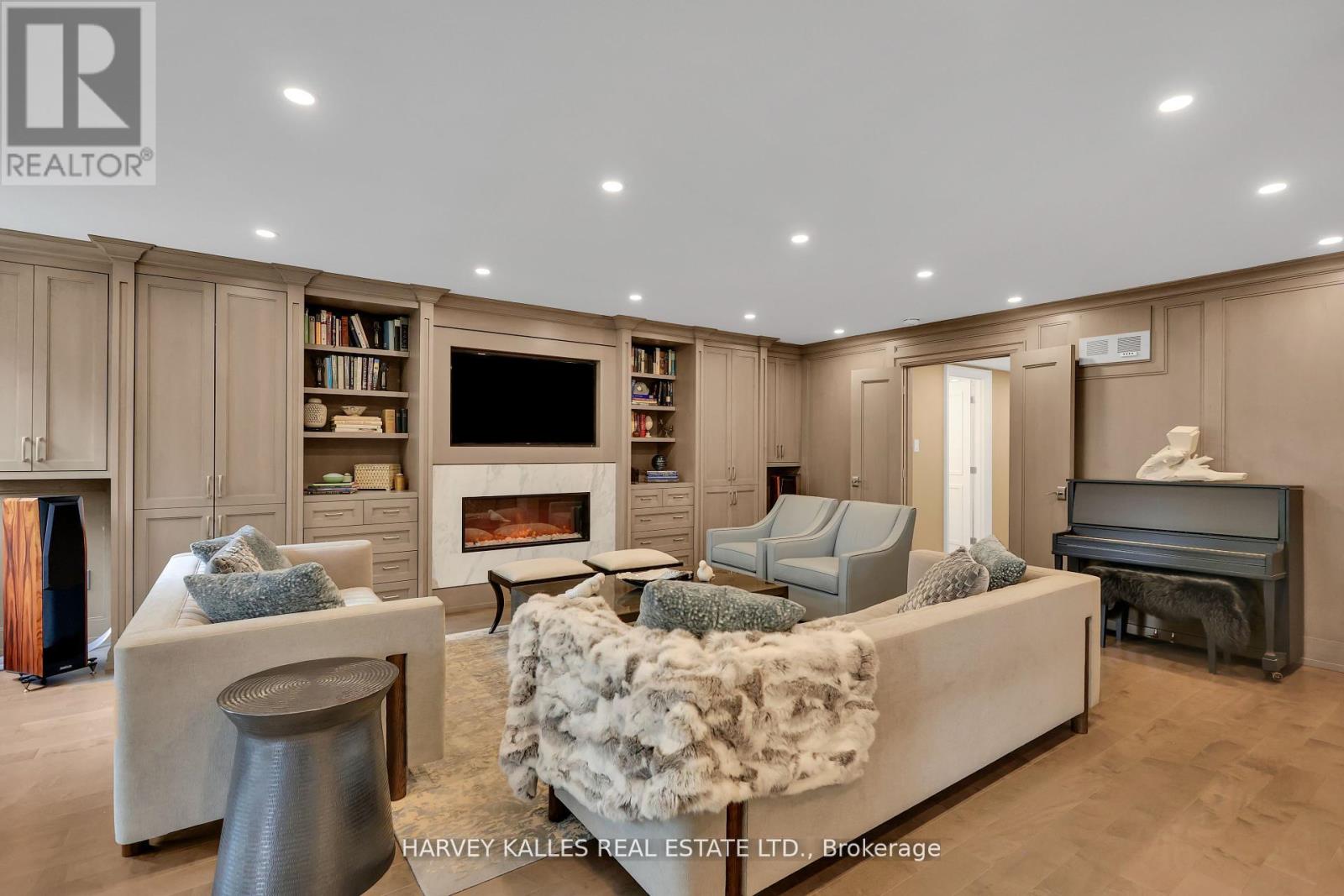 324-325 - 40 SYLVAN VALLEY WAY