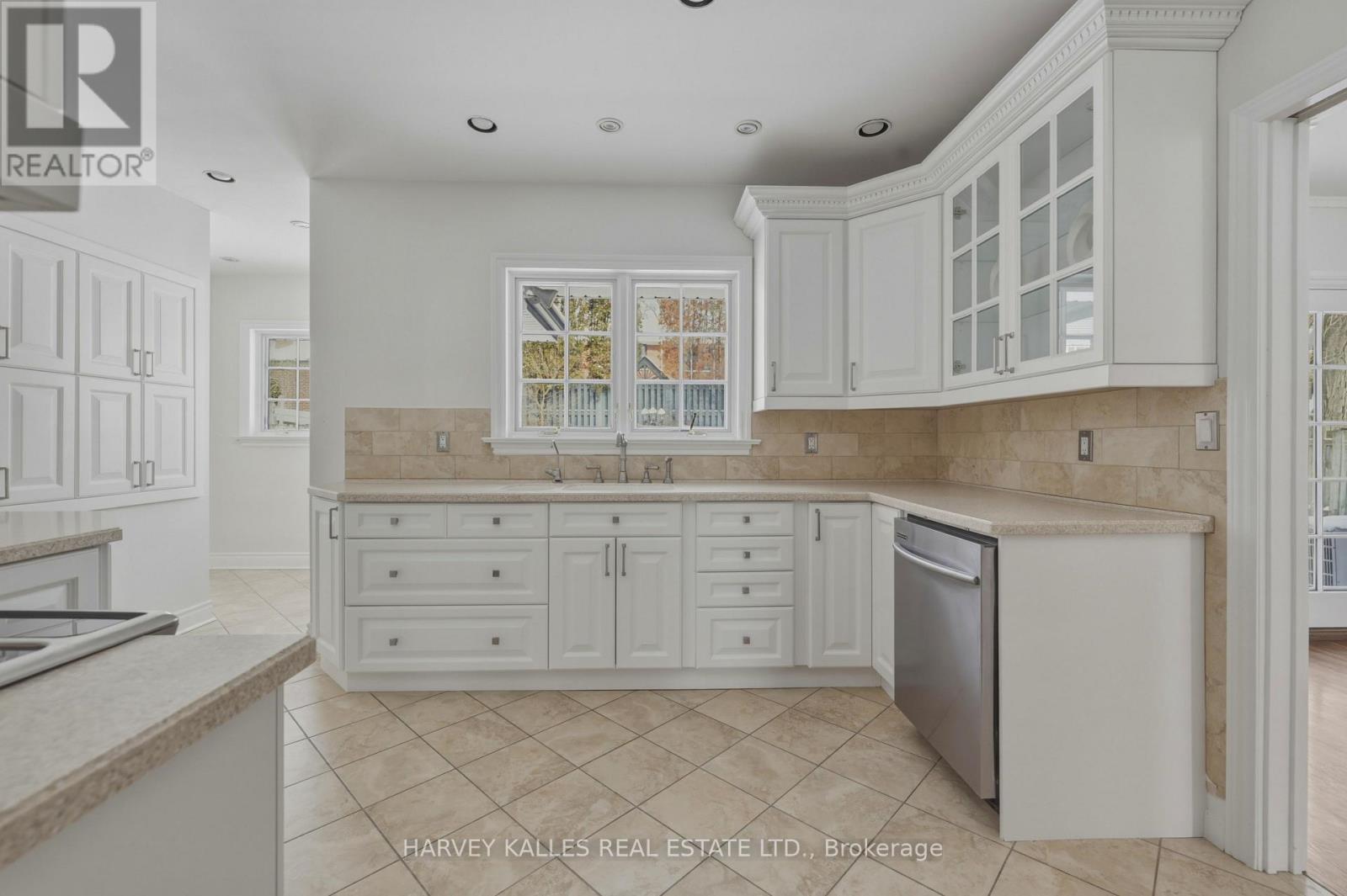 530 BLYTHWOOD ROAD