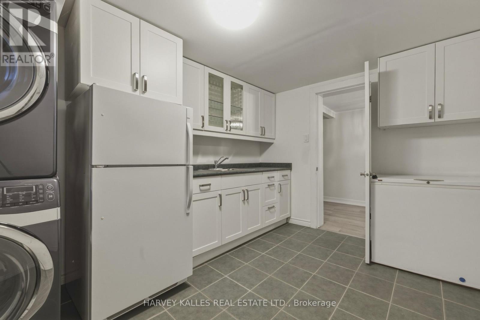530 BLYTHWOOD ROAD