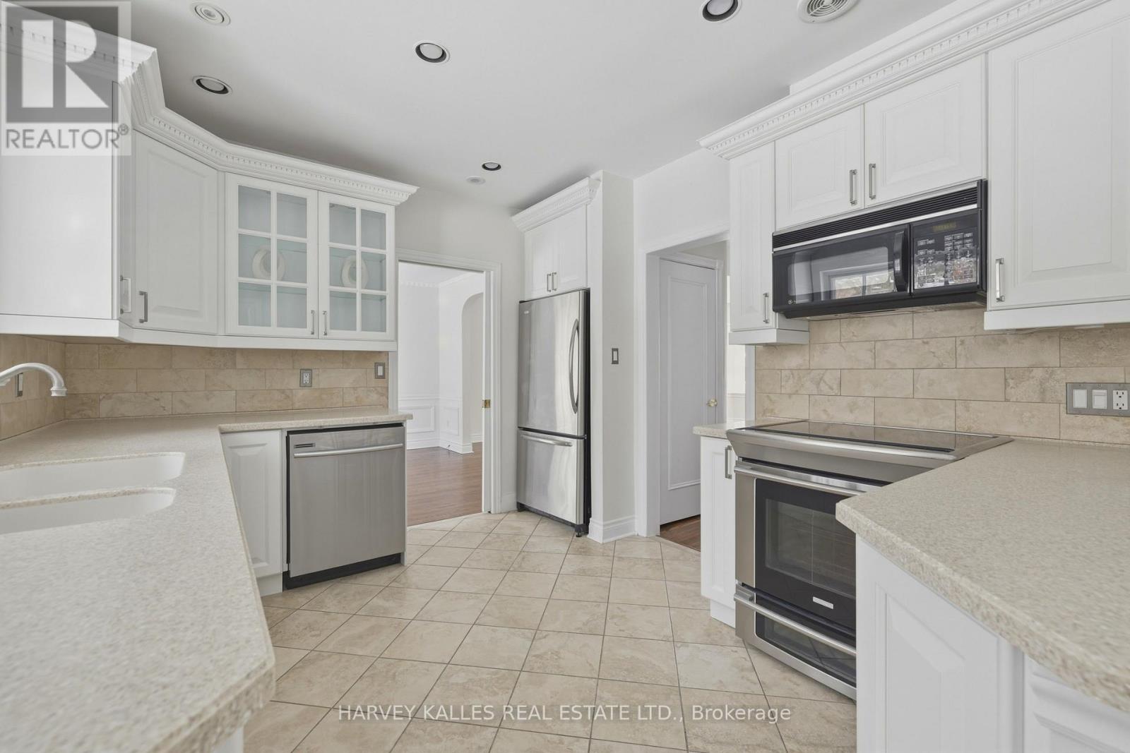 530 BLYTHWOOD ROAD
