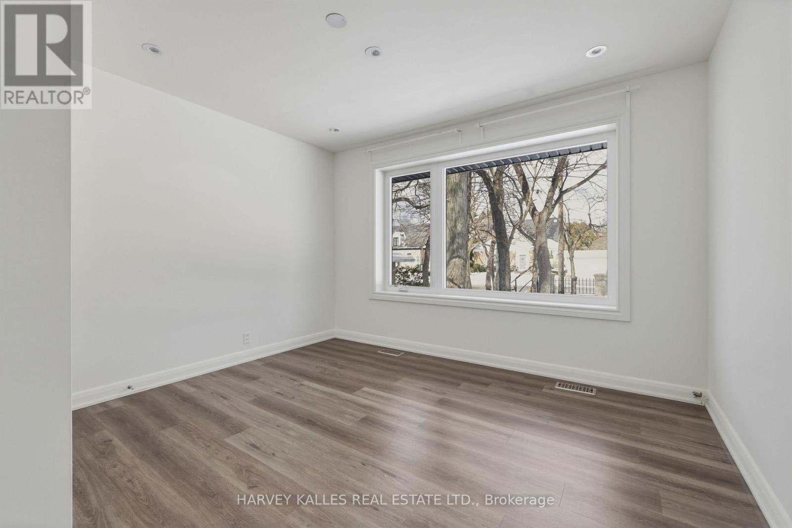 537 BLYTHWOOD ROAD
