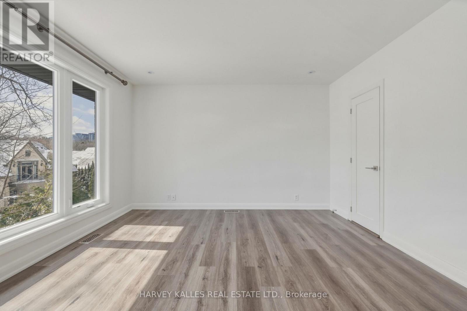 537 BLYTHWOOD ROAD