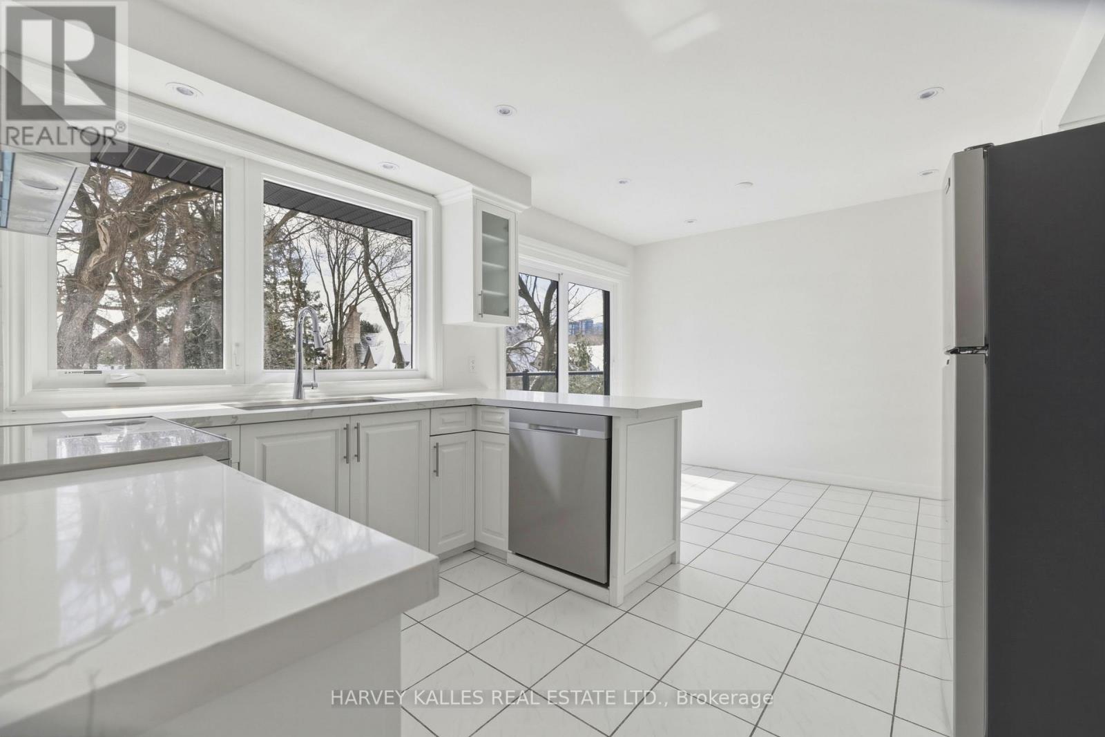 537 BLYTHWOOD ROAD