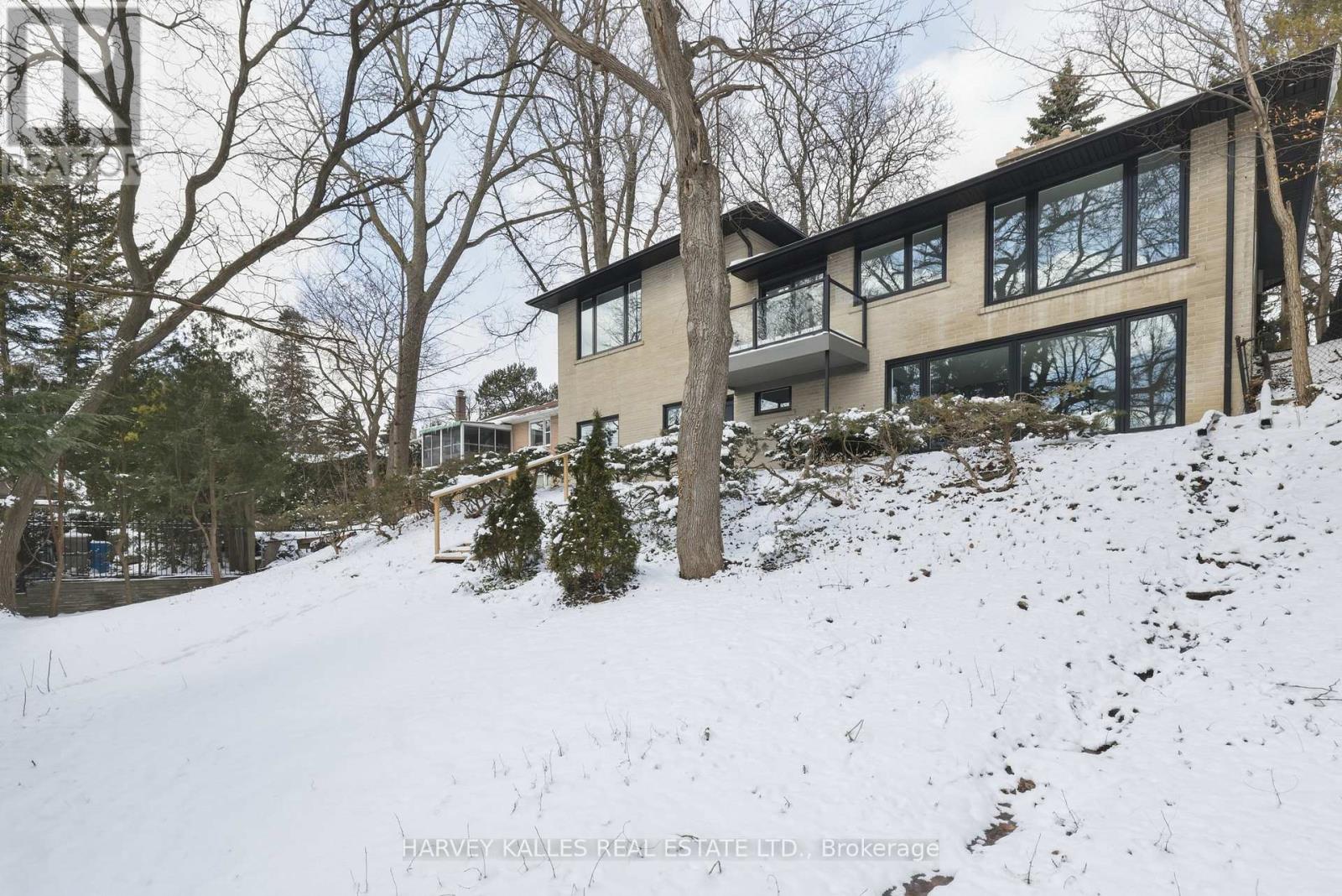 537 BLYTHWOOD ROAD
