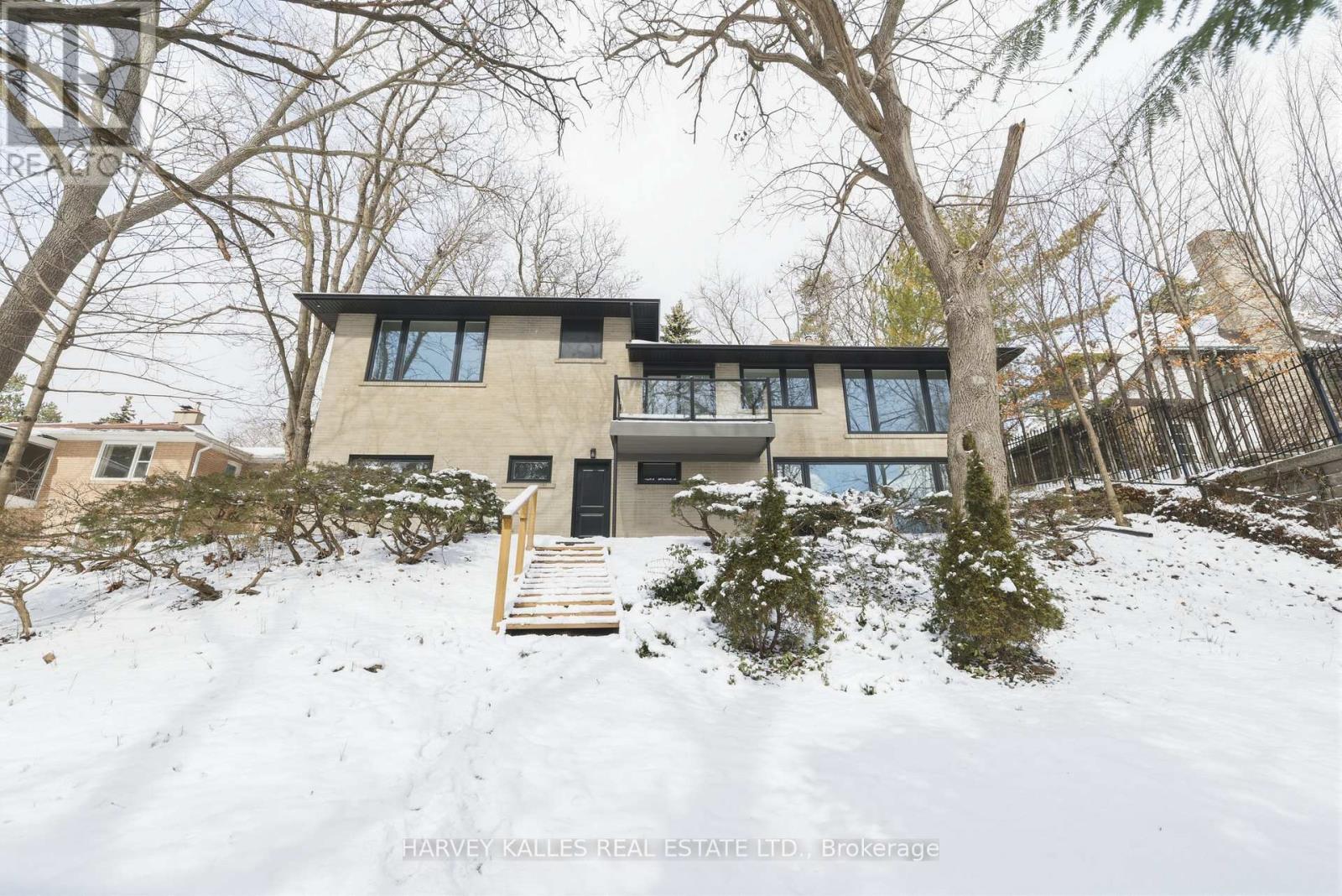 537 BLYTHWOOD ROAD