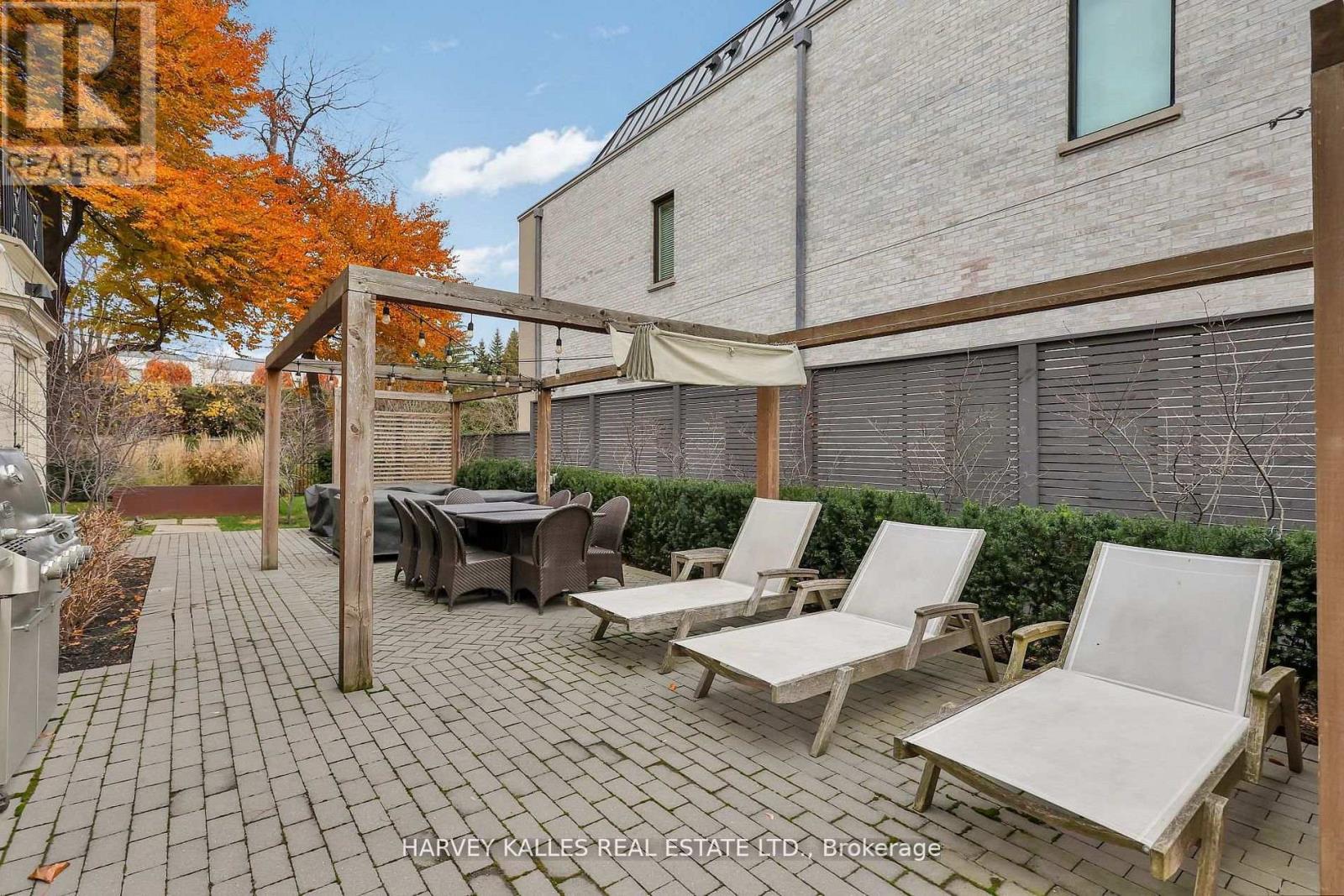 444 RUSSELL HILL ROAD