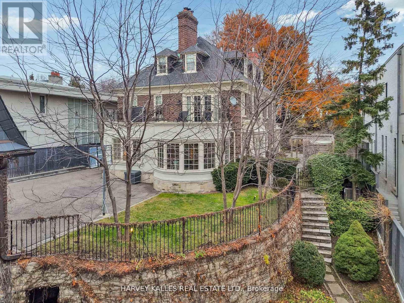 444 RUSSELL HILL ROAD