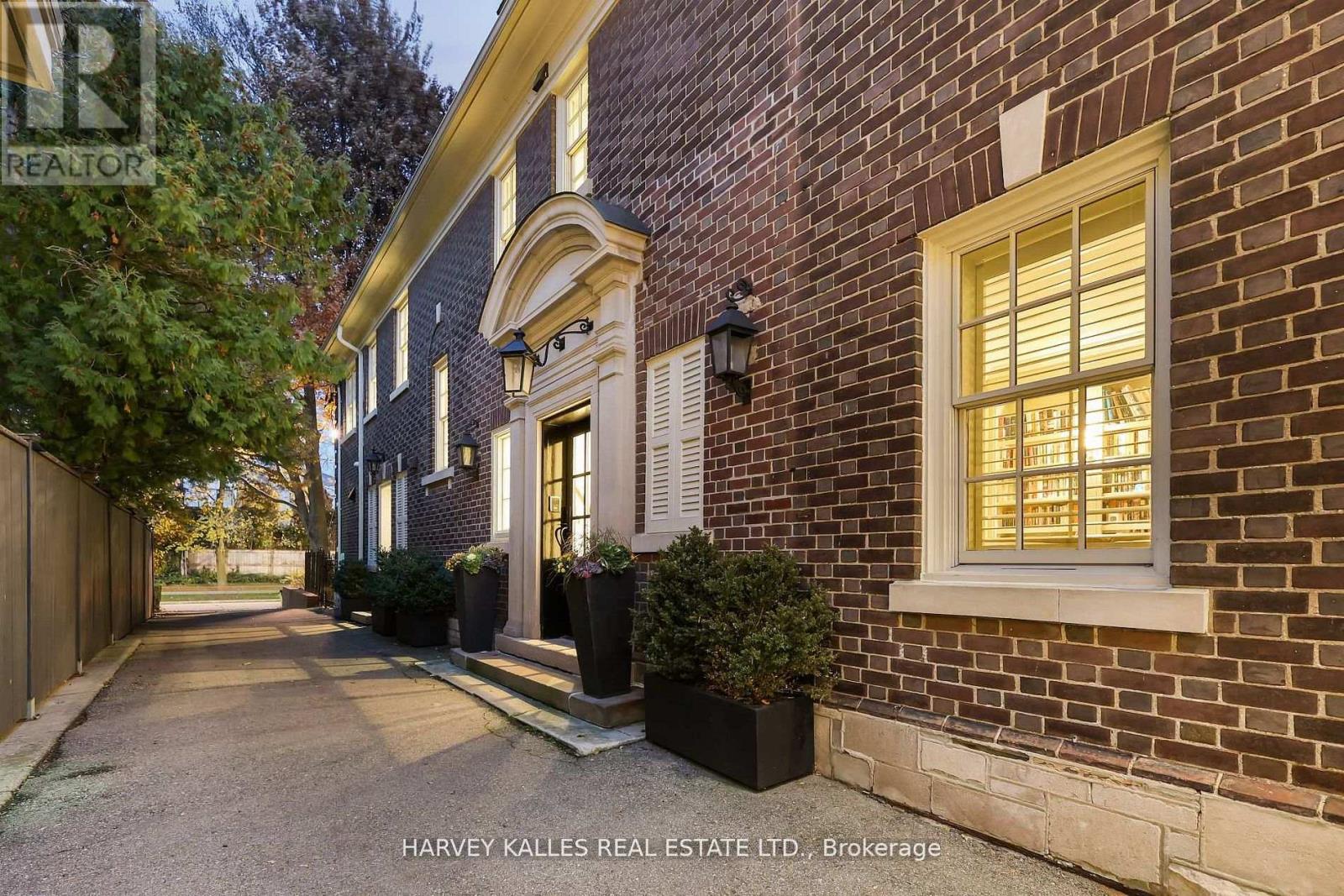 444 RUSSELL HILL ROAD