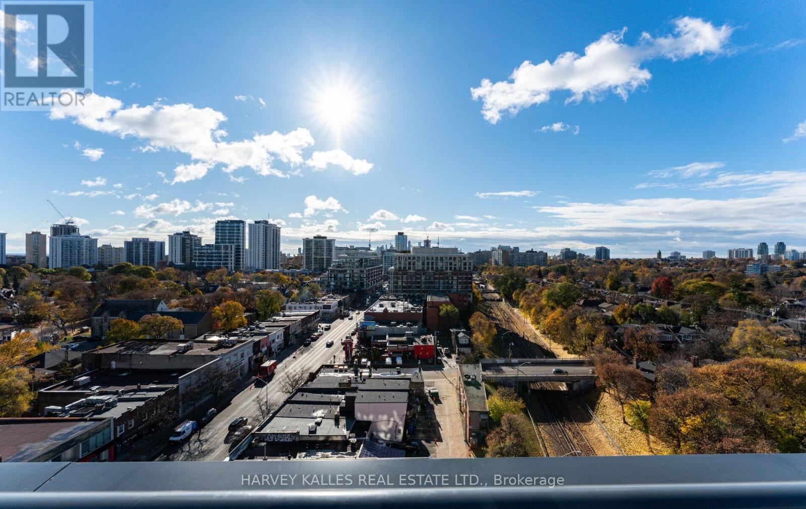 PH1 - 8 MANOR ROAD W