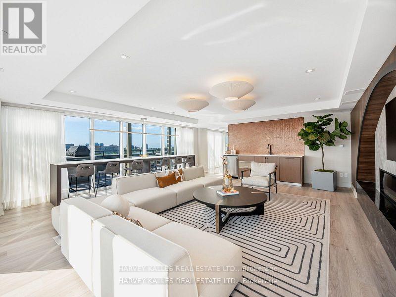 PH1 - 8 MANOR ROAD W