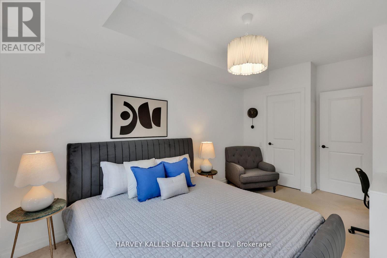 305 - 17 RUDDINGTON DRIVE