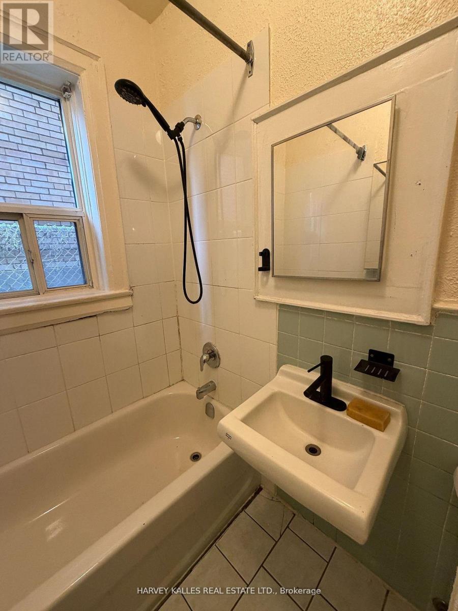 UNIT#103 - 105 KENWOOD AVENUE