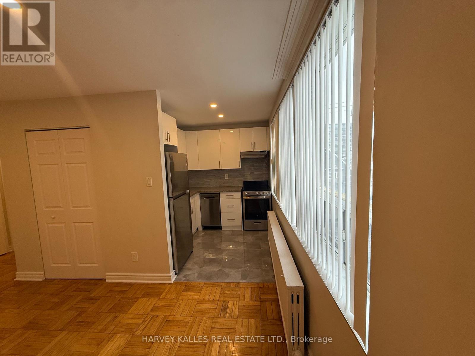 403 - 180 VAUGHAN ROAD