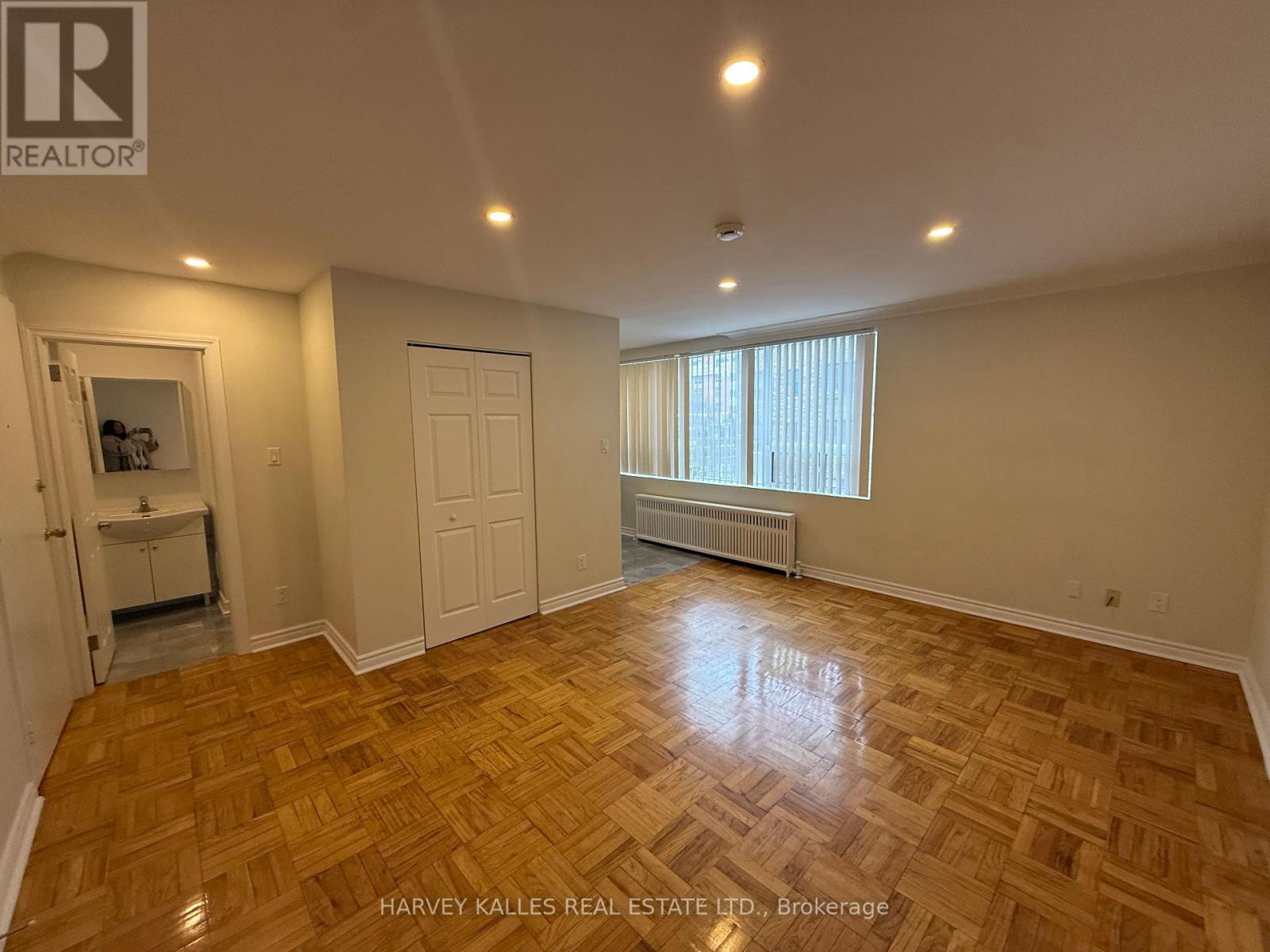 403 - 180 VAUGHAN ROAD