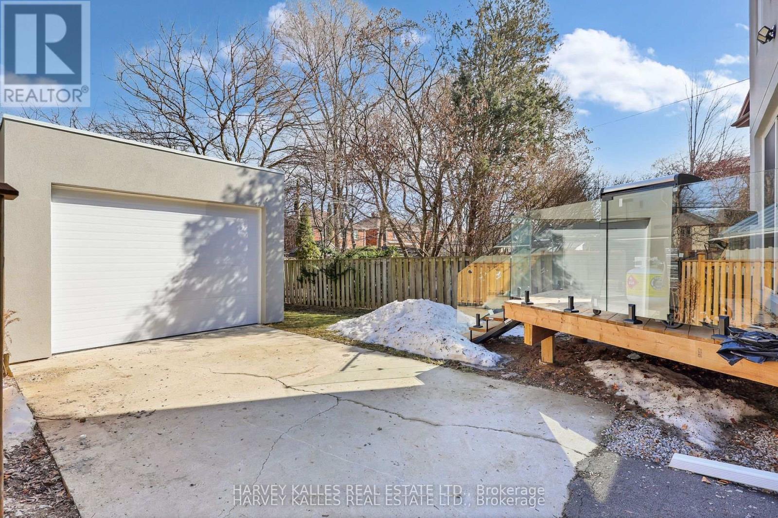 207 SUTHERLAND DRIVE