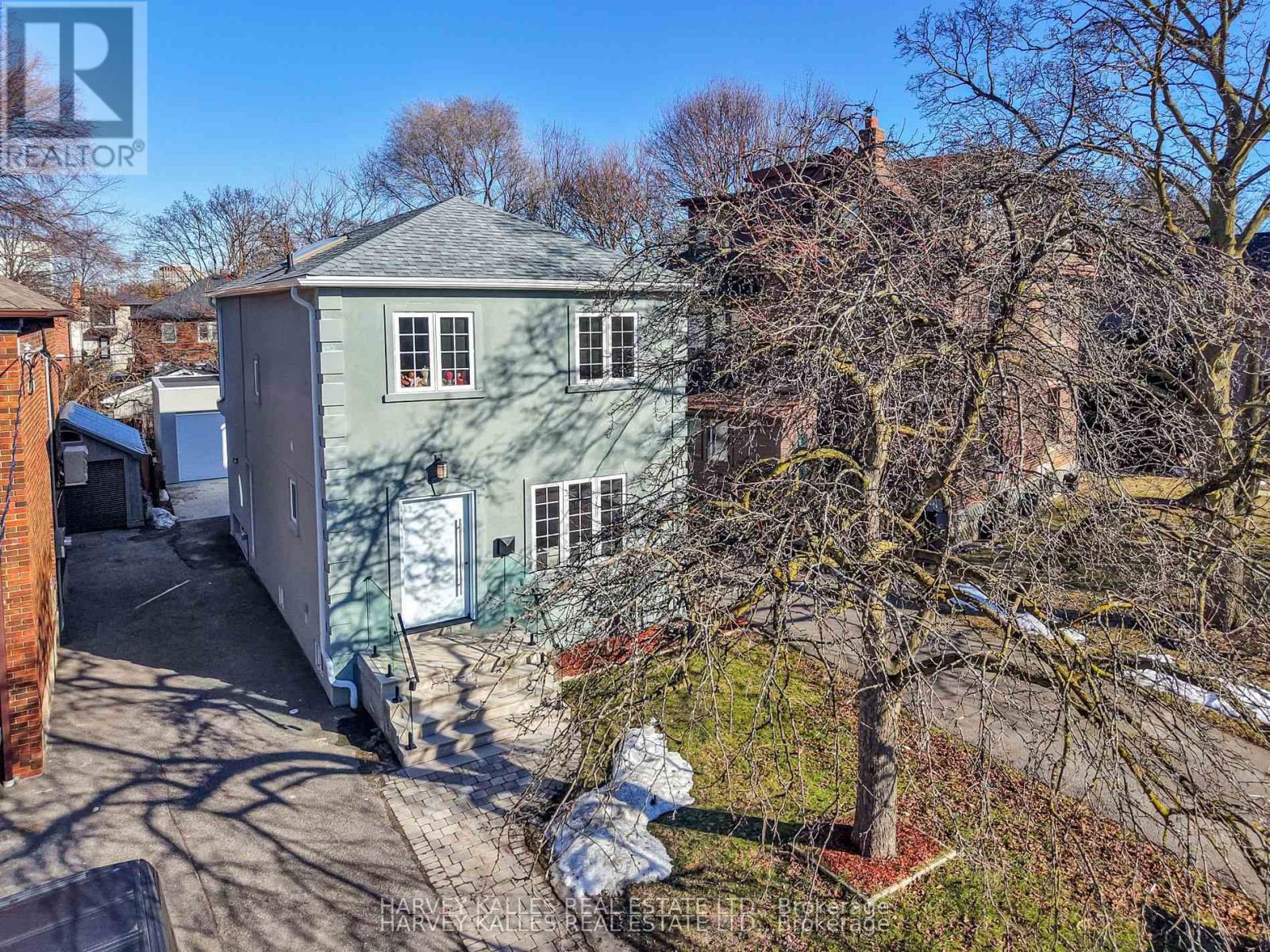 207 SUTHERLAND DRIVE