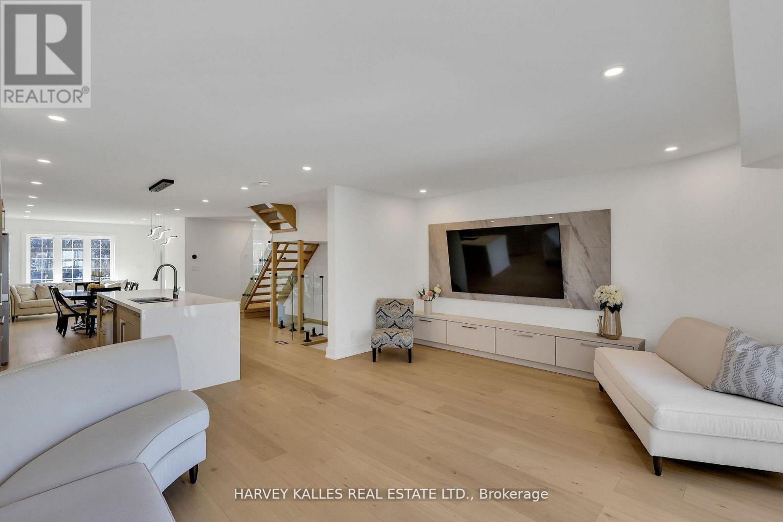 207 SUTHERLAND DRIVE