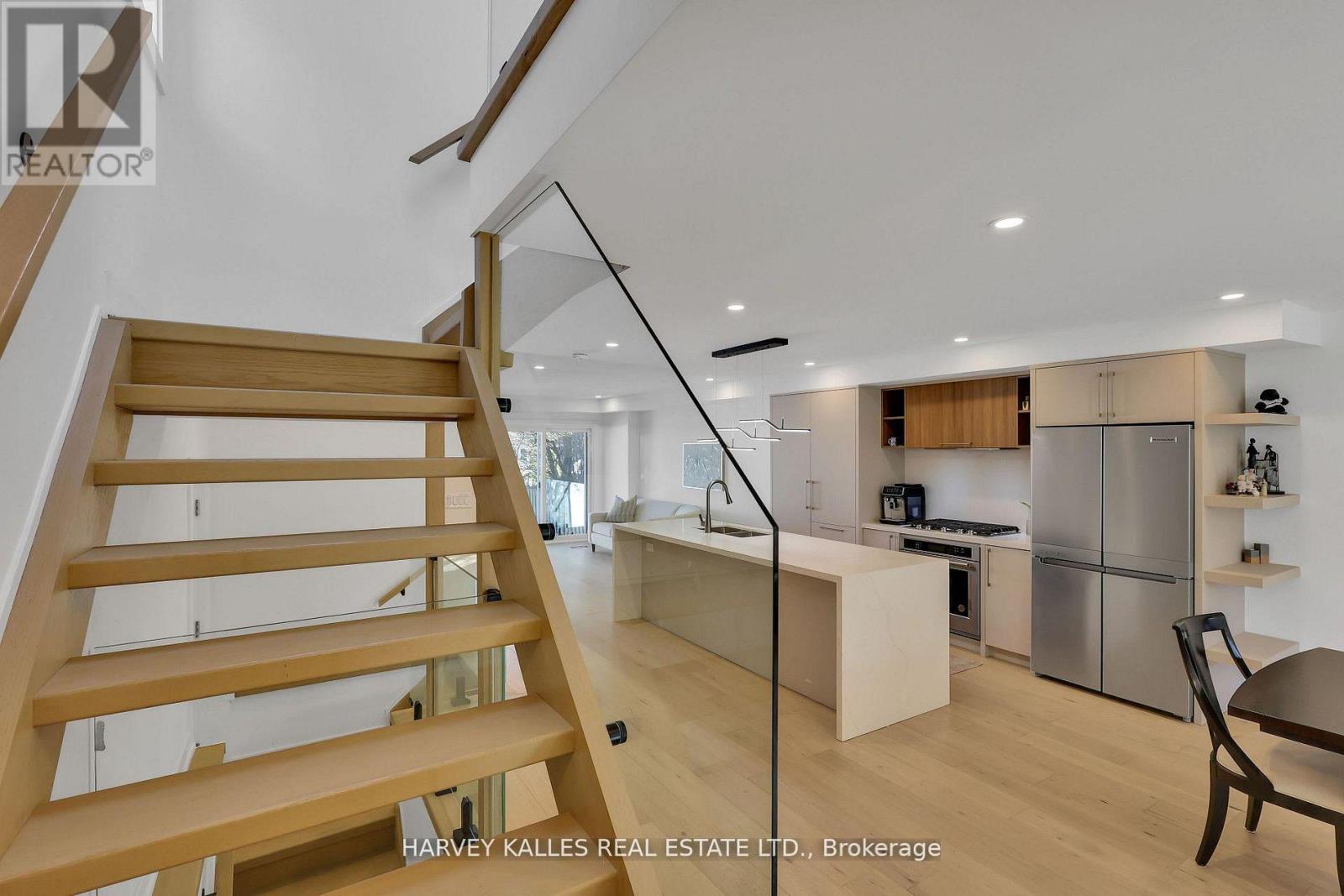 207 SUTHERLAND DRIVE