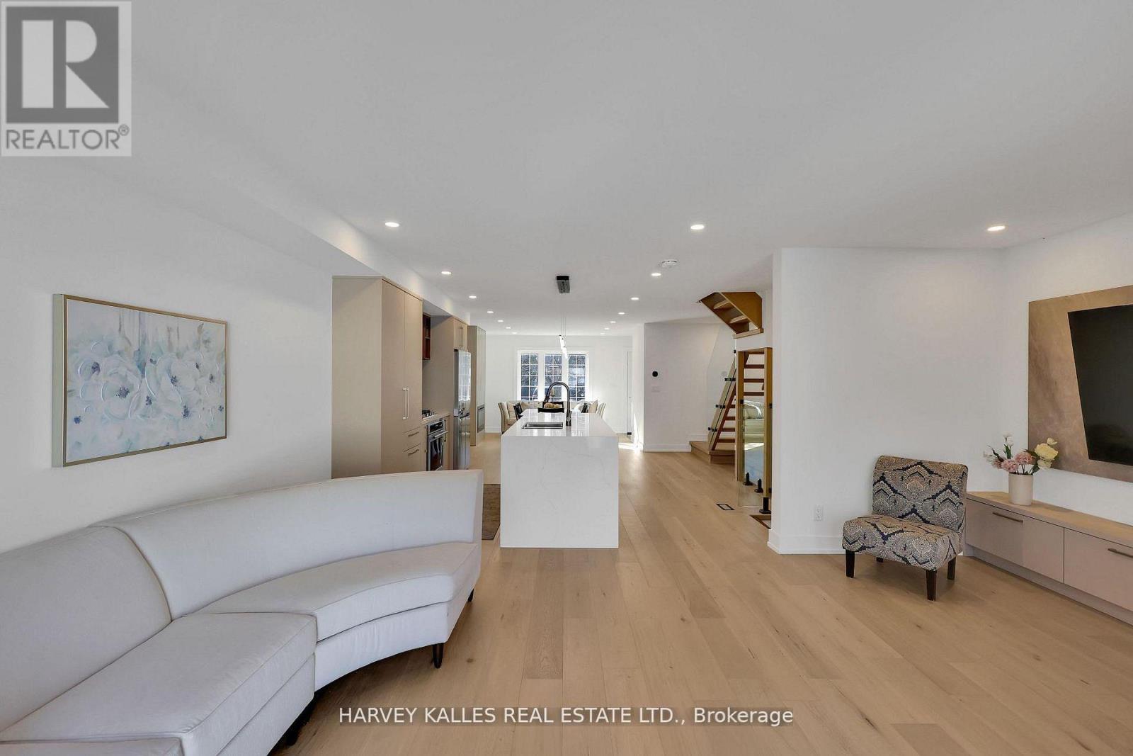 207 SUTHERLAND DRIVE