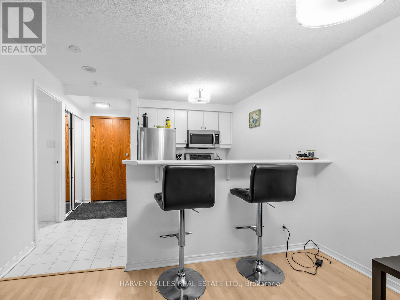 705 - 10 YONGE STREET